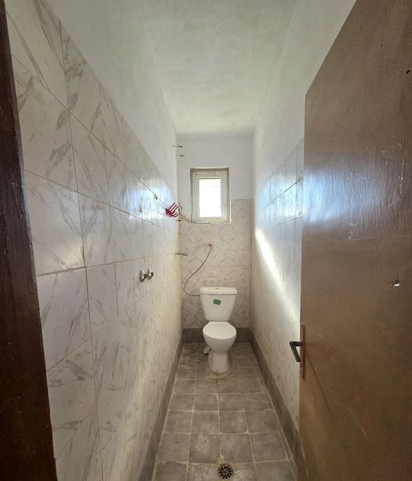 Етаж от къща в гр.Кюстендил широк център