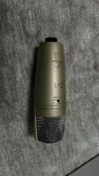 Комплект для звукозаписи Behringer U-Phoria Studio