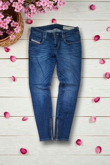 Blugi Diesel bleumarin cu talie joasă pentru femei, mărimea W27 L32