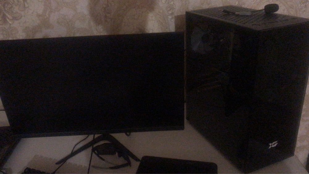 Монитор продаю срочно