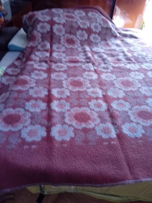 Родопски одеяла,нови, размер 140/220