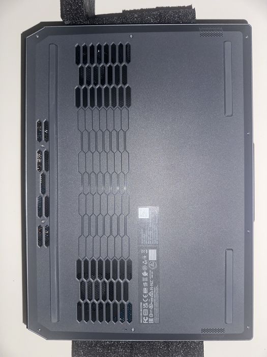 Lenovo LOQ 15IRX9 – i7 gen 13 / 24 gb RAM / RTX 4060 8GB / 1TB ssd