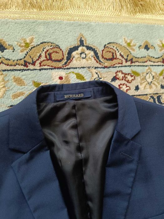 Продам костюм Berhard