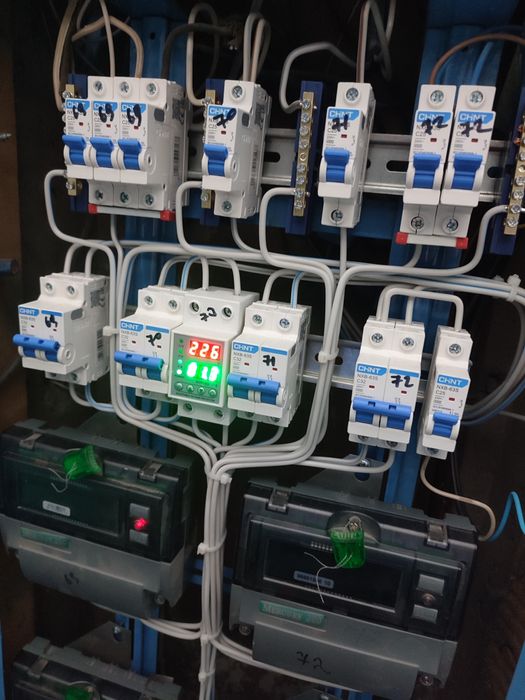 Электрик. Услуги электрика.