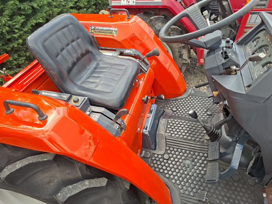 Tractor japonez kubota 27 cp4x4
