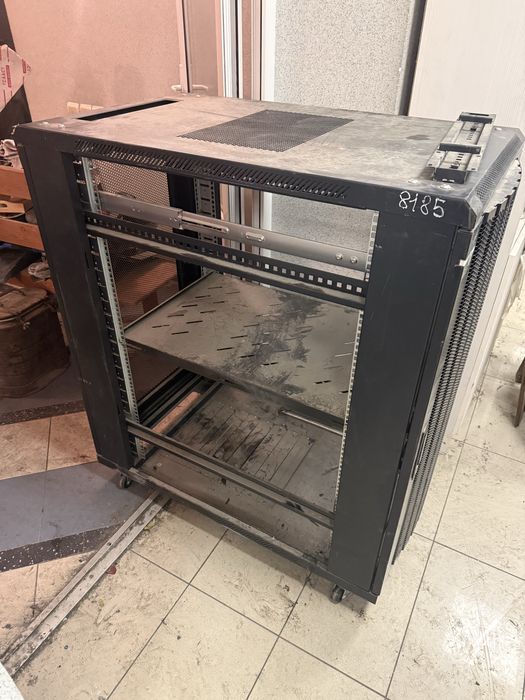 Продам серверные шкафы