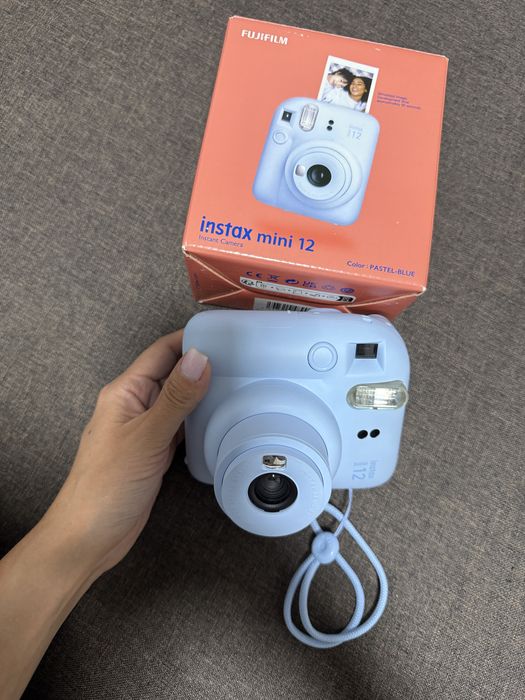 Продам камеру Instax mini 12