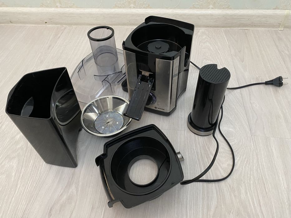 Соковыжималка Vitek VT-1631