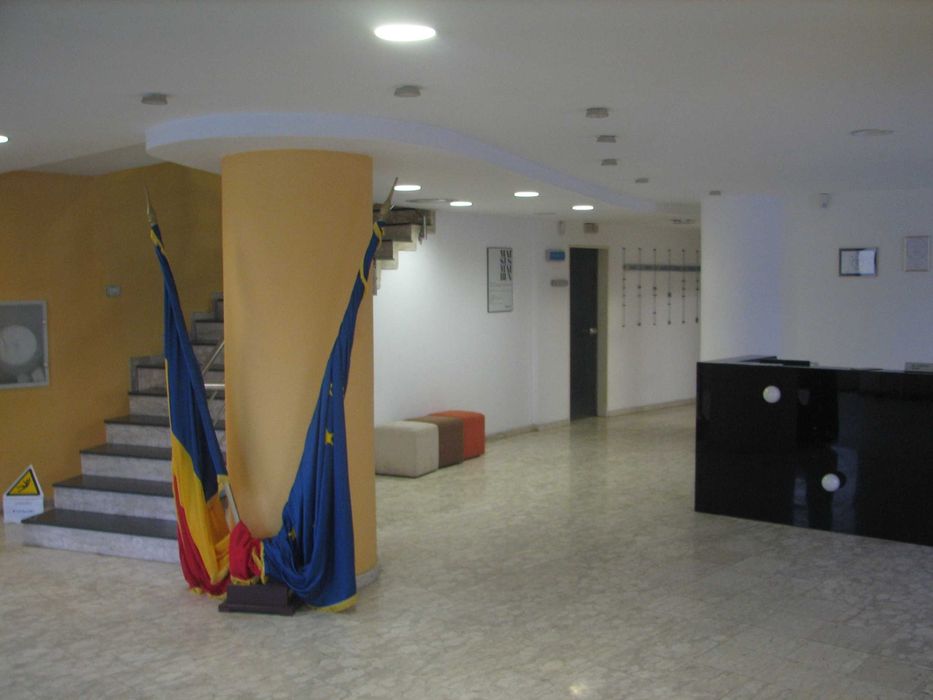 Birou de la 54mp in cladire de birouri Piata Iancului Vatra Luminiasa