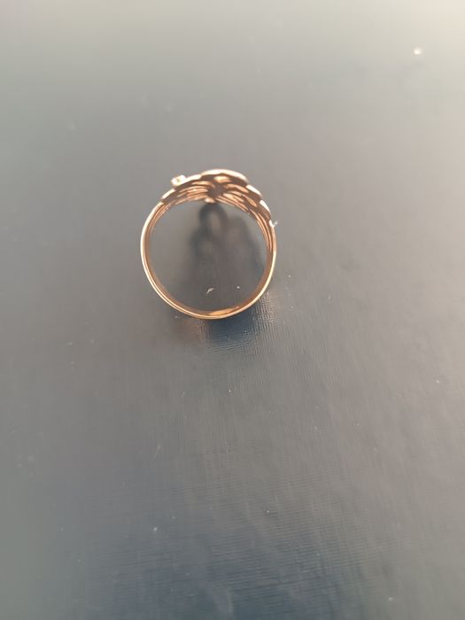 Продам кольцо золотое