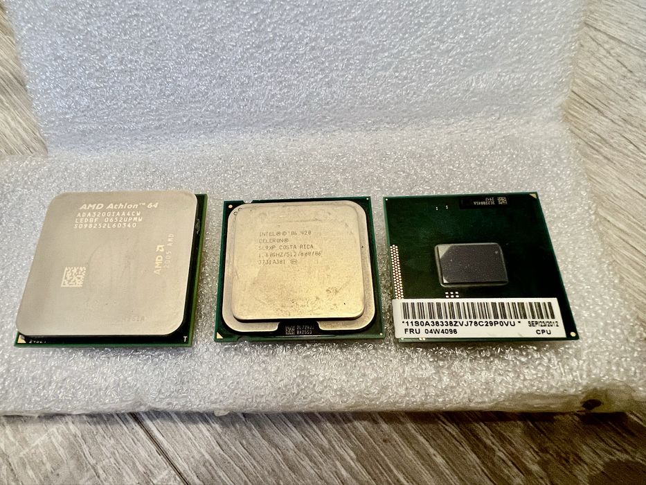 Стари компютър и компютърни части