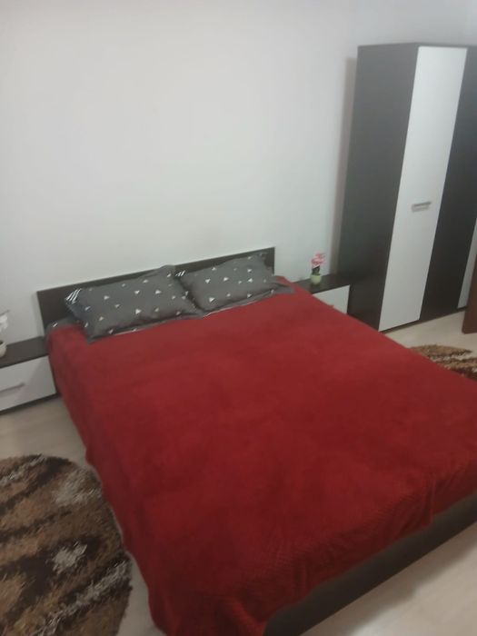 Închiriez garsoniera
