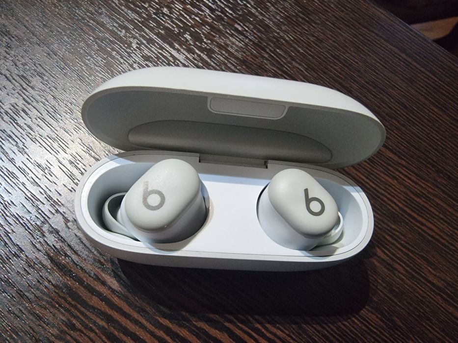 Beats Solo Buds  Dre.