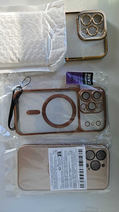 iPhone 13 Pro Gold 128GB – Impecabil (fără zgârieturi) + încărcător complet + 7 huse cadou