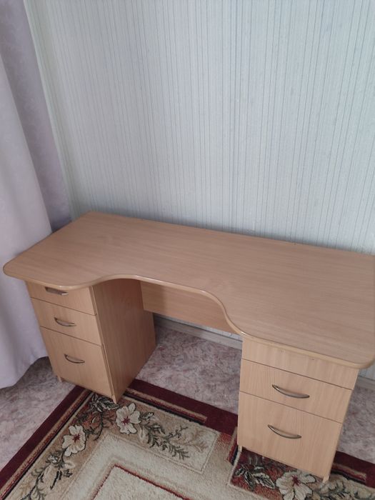 Продам стол письменный
