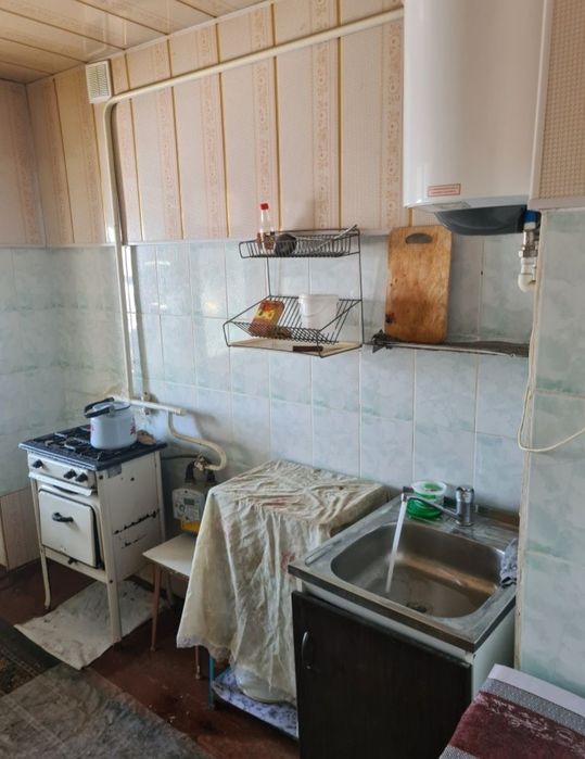 Бўстонлиқ тумани Чорбоғ шахарчасида 1 хонали квартира сотилади.