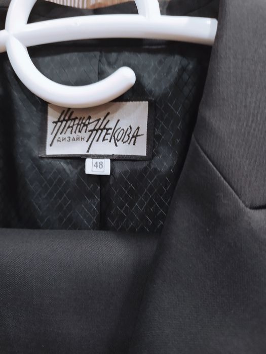 Елегантни, стилни дамски костюми на Чичолина р-р50 и Жана Жекова