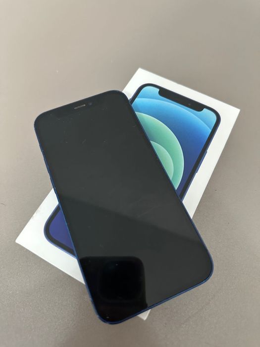 Iphone 12 mini. В хорошем состояние.