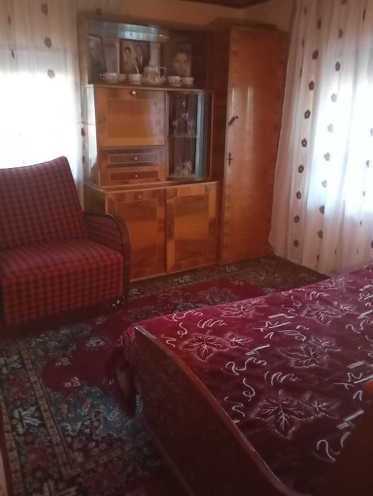Vand casa si teren la pret de garsoniera (98.000 euro negociabil) doar 19 km de Craiova in Comuna Leu , Dolj