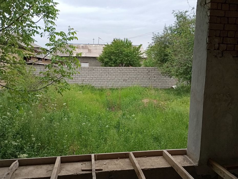 Uy sotiladi 6 sotik 5 ta xona