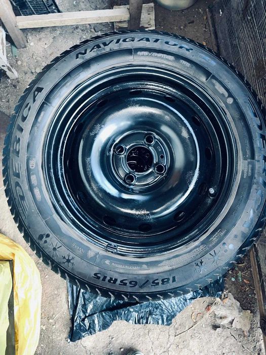 Vând set complet 4 anvelope ALL SEASON 185/65 R15 + jante – 1.499 lei negociabil