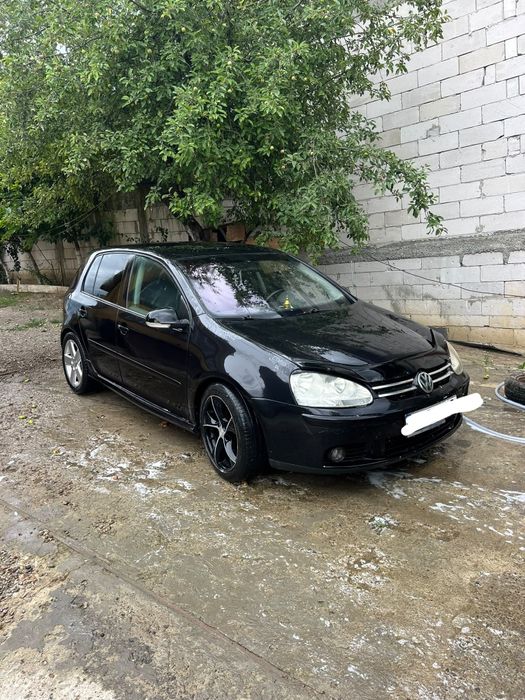 Vând Golf V 2 0 diesel