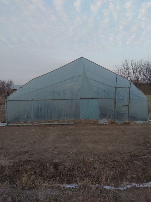 Парник сотилади.