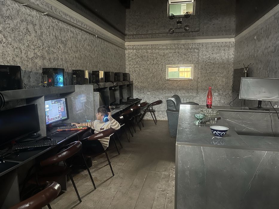 Uy-Joy sotilad 2.8 bozor yanda