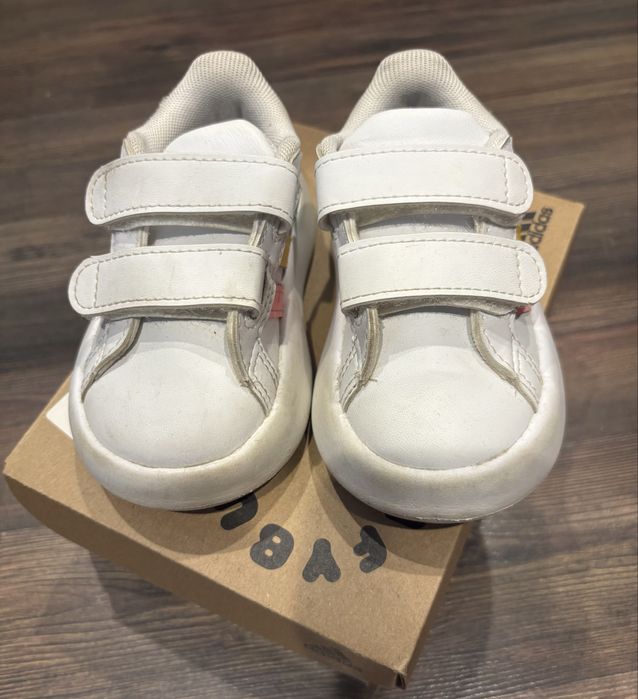 Детски маратонки Adidas Grand Court