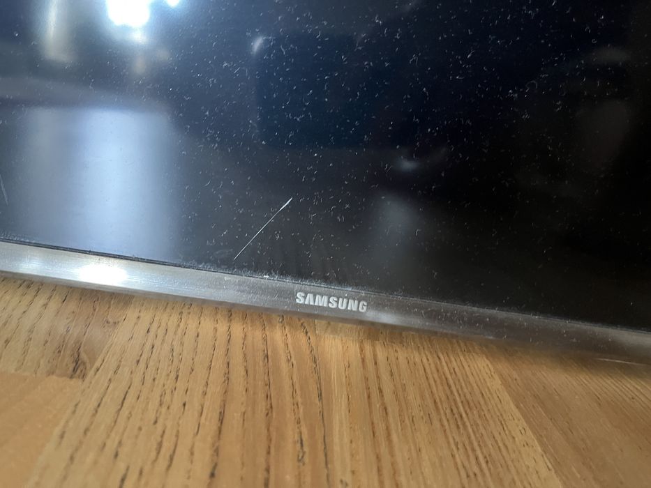 Телевизор Samsung (43 дюйма)