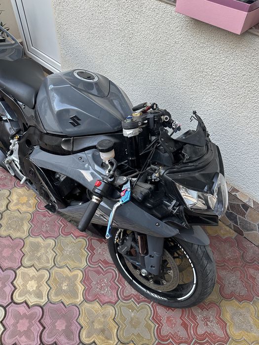 SUZUKI GSXR 750 k6 avariat