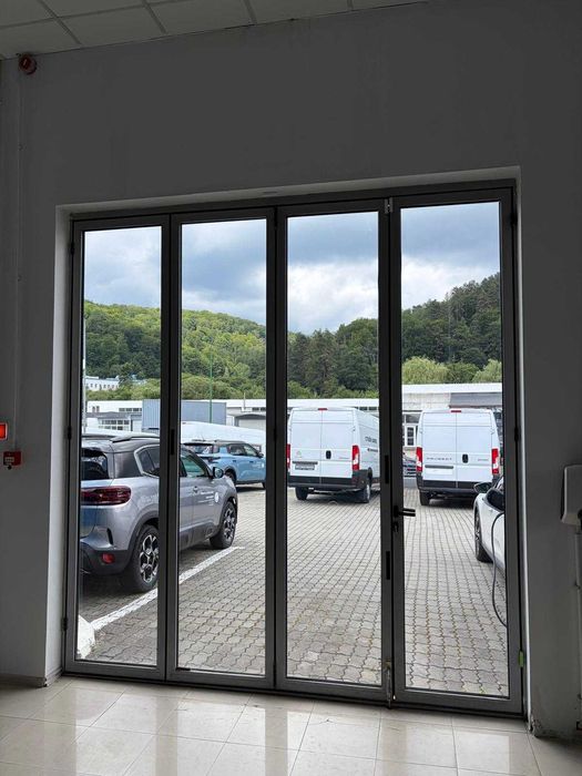 USI automate  / industriale / hala / showroom