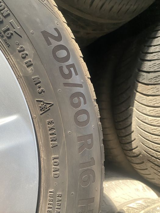 Шины Continental 205/60/16, 2шт