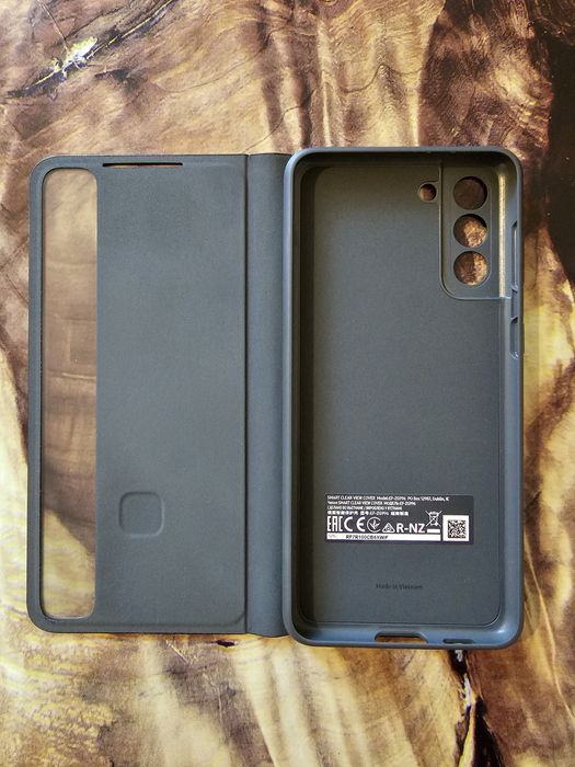 Продам чехол на самсунг s 21 plus