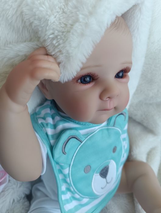 Налични НОВО в кутия Реборн бебе изцяло силикон