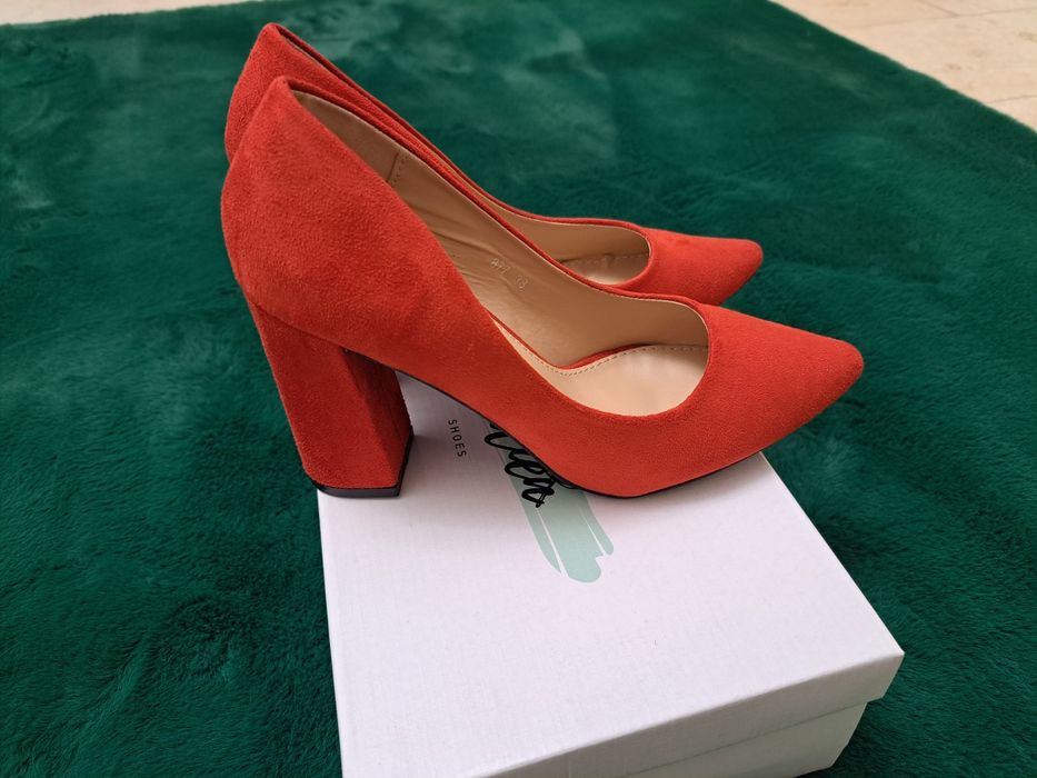 Pantofi noi mărimea 38