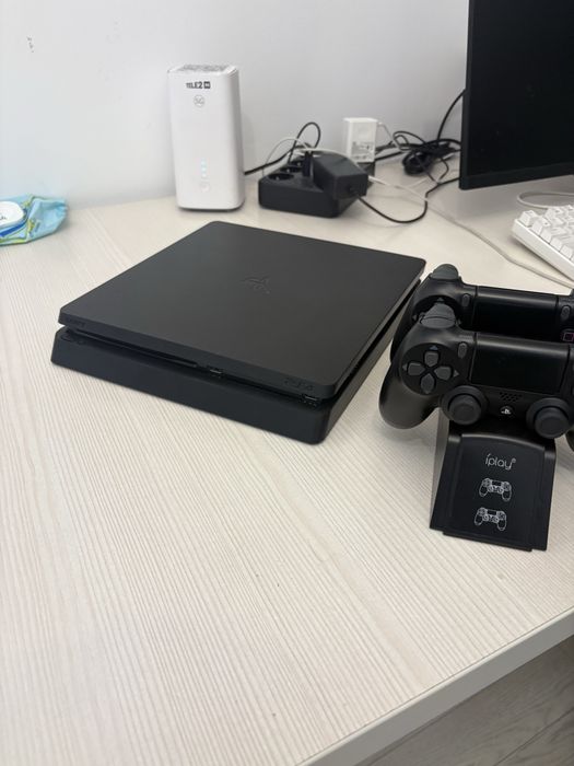 PlayStation 4 Slim