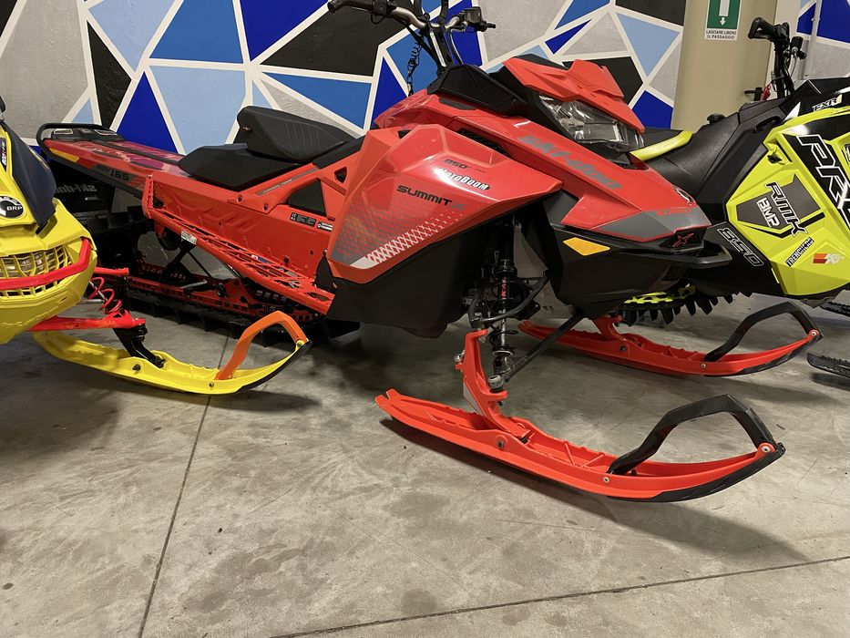 Skidoo Summit X 850 E-TECH SHOOT