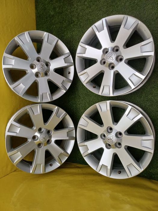 Диски R18 5x114.3 на Mitsubishi и другие.