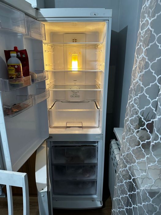 Холодильник LG. No frost