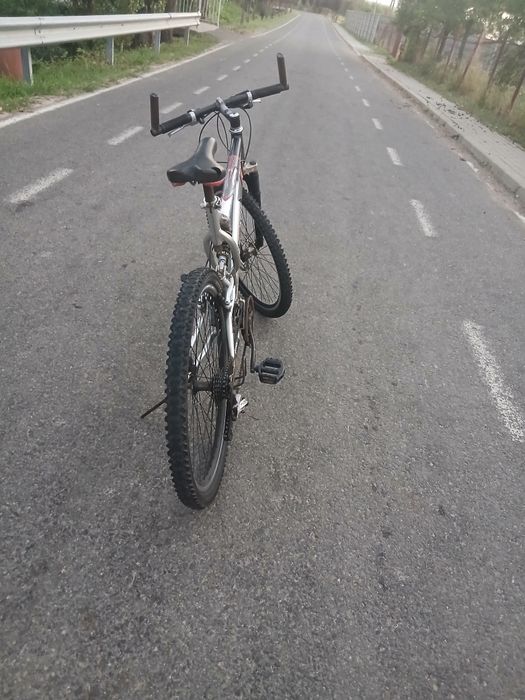 Bicicleta de vânzare