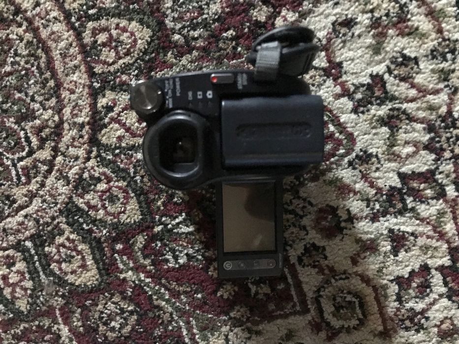 Продам sony камера много фунциональные.