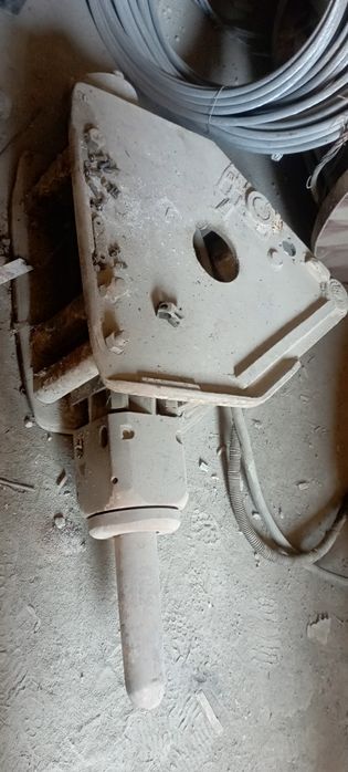 Продается кузнечный молот, отбойник от эксковатора w138