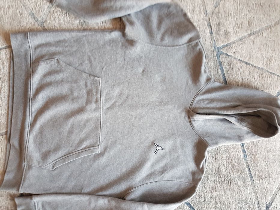 Vand hanorac Nike marimea S ( adolescent 14-16 ani)