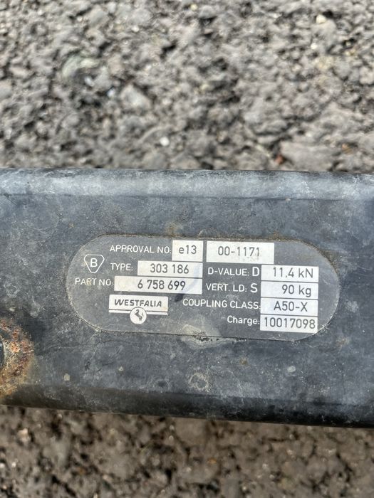 Vând sau schimb bară cu cârlig BMW E60