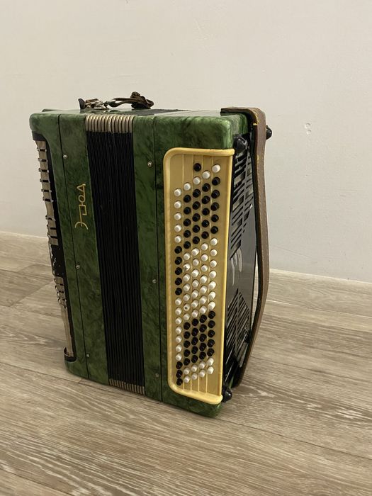 Продам Баян срочно