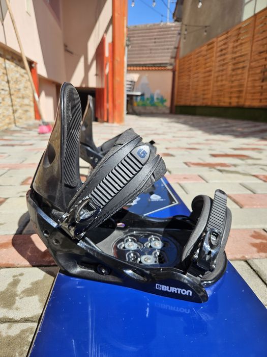 Snowboard Burton Clash 161 cm + Legături Burton Freestyle – stare bună