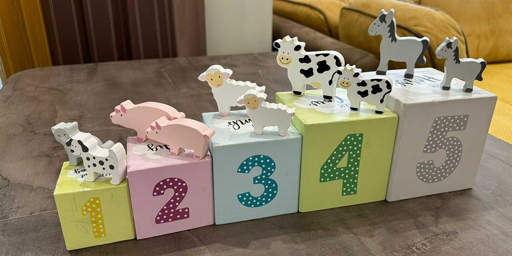 Кубчета за редене с животни от фермата ( включени фигурки)
