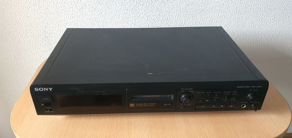 Vând minidisc Sony JE500