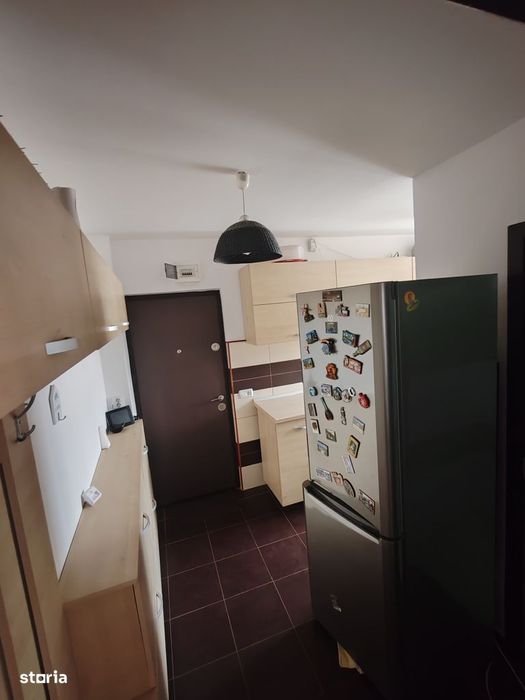 Vând apartament 2 camere et 1 din 4